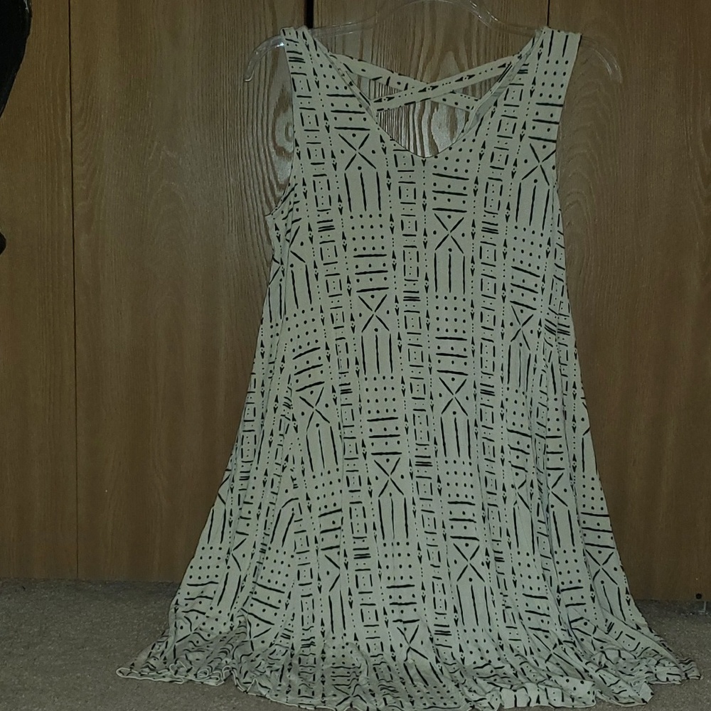 Size medium dress.